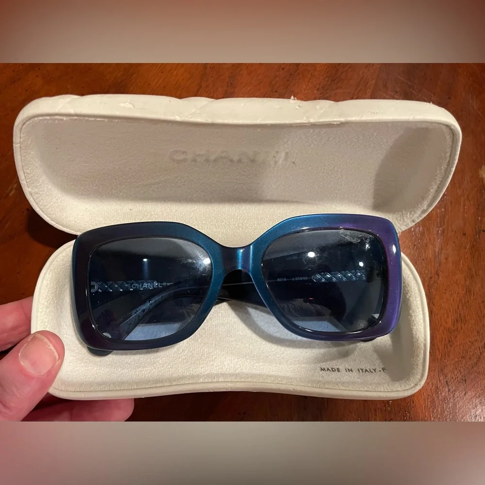 CHANEL 5019 LADIES BLUE/PURPLE GRADIENT SQUARE SUNGLASSES W/ ORIG QUILTED CASE - Picture 3 of 12
